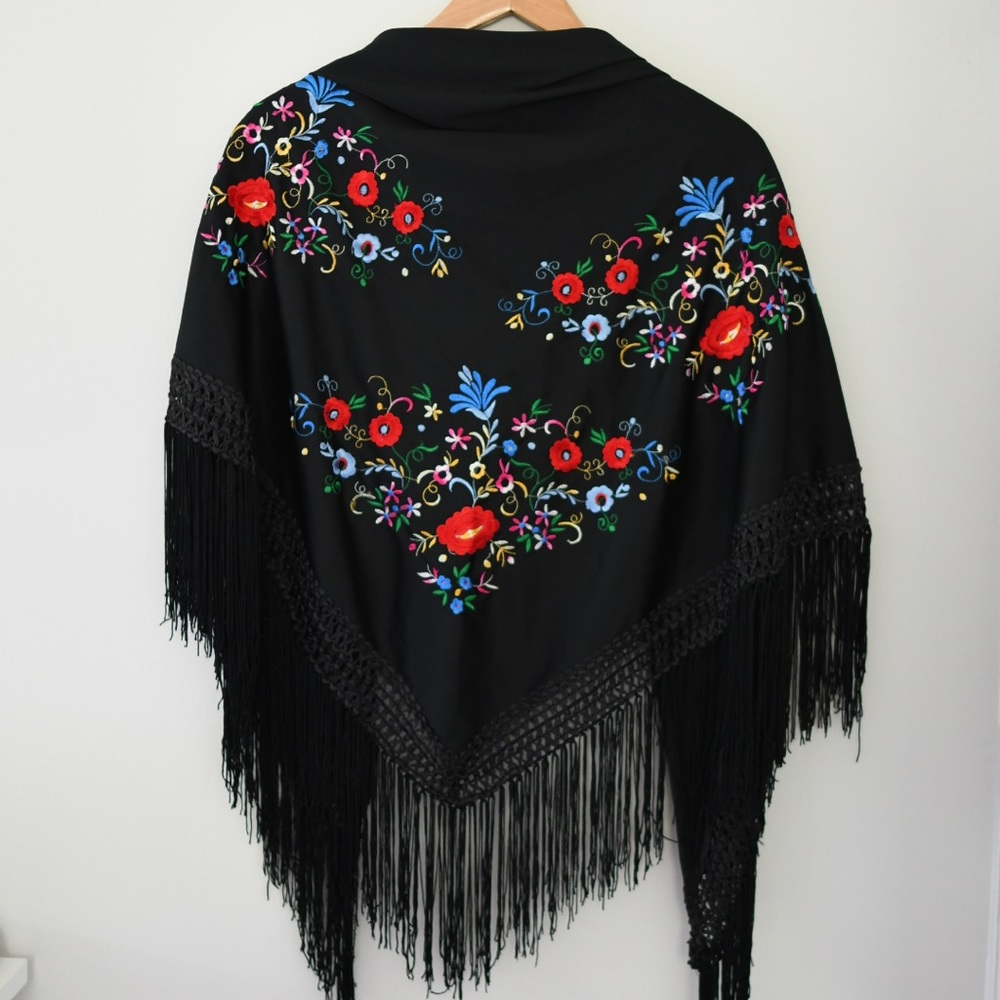 Embroidered Triangle Vintage Floral Shawl